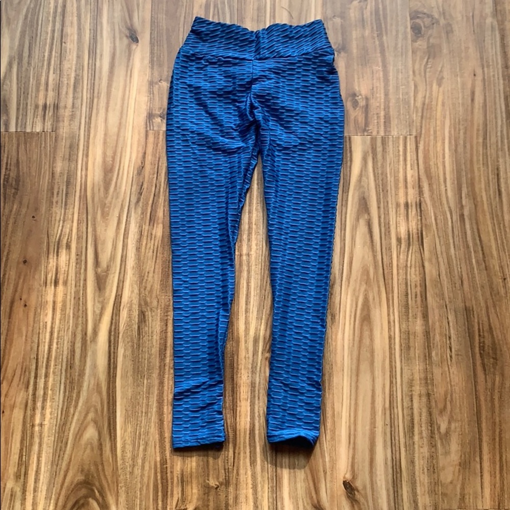 SOLD!!! Amazon Lift Leggings NWOT